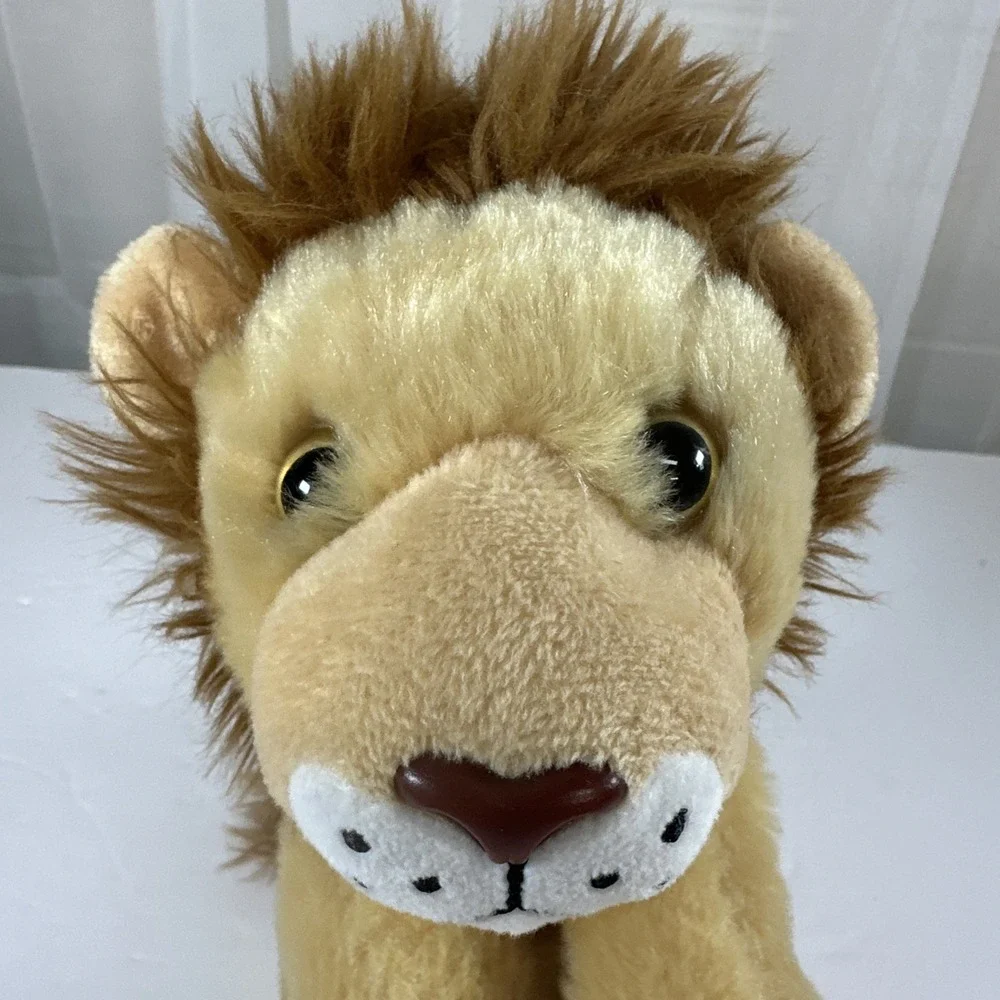 The Petting Zoo Lion 8 Inch Stuffed Animal‎ Plush Toy